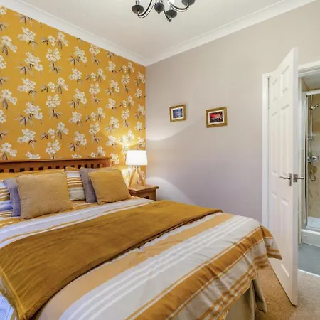 Nyaraló Oldfield House