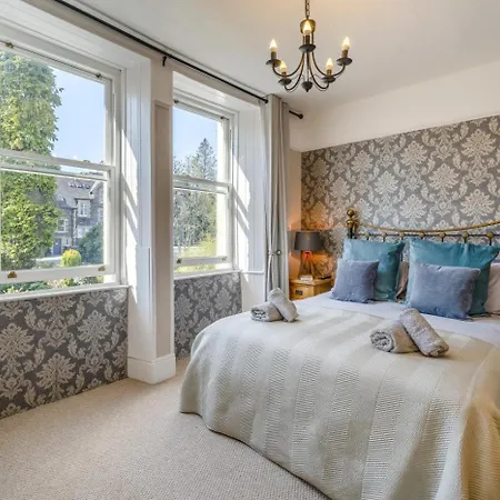 Oldfield House * Windermere