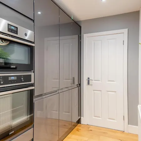 Nyaraló Oldfield House *