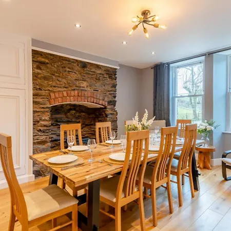 Nyaraló Oldfield House *